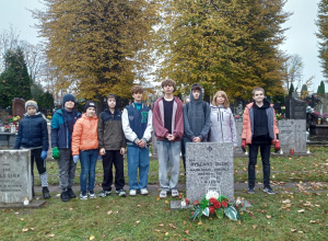 Porządkowanie cmentarza